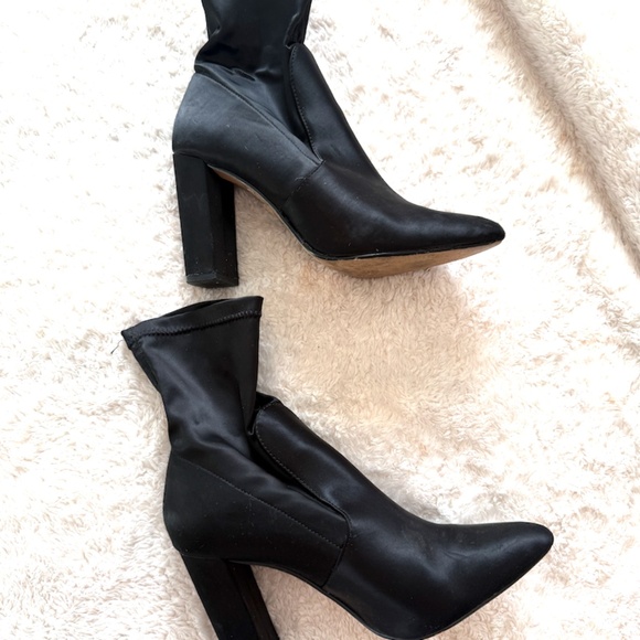Express Black Satin Ankle Sock Boot Booties Size 8 - Picture 1 of 9